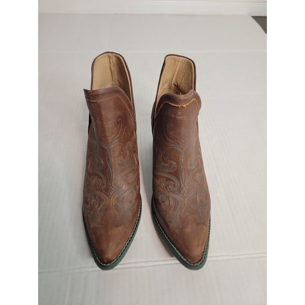 Circle G Women's Sz 9 Cognac Embroidered Leather Western Cowgirl Ankle Boots - Picture 2 of 10